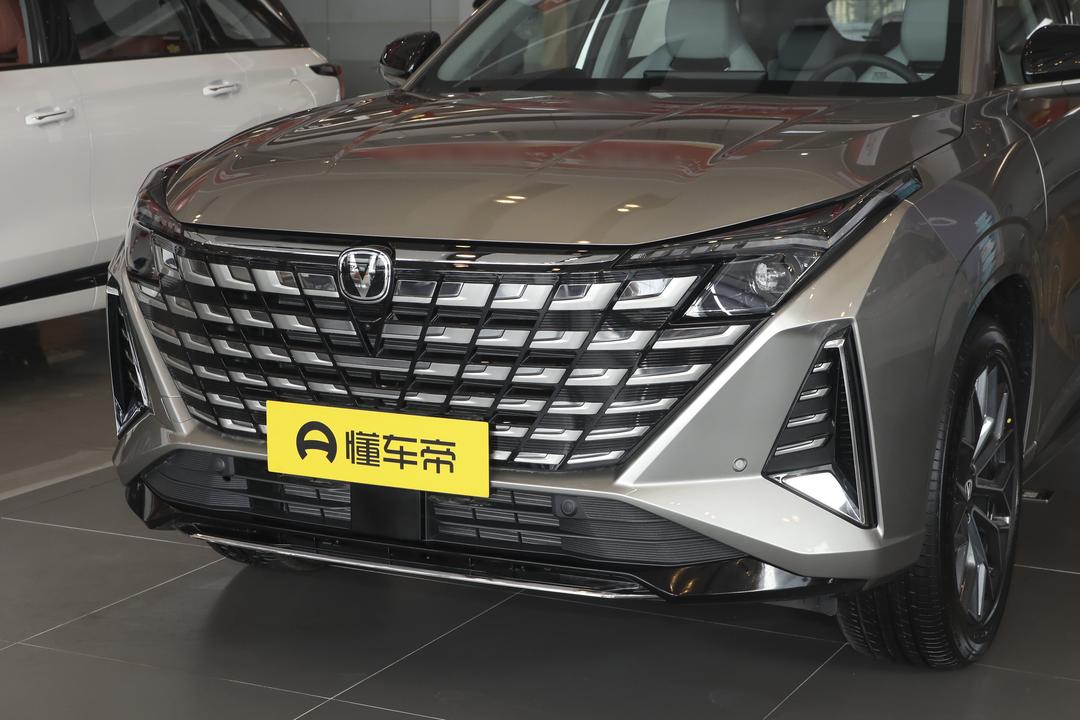 Changan UNI-Z PHEV 2026, фото 9