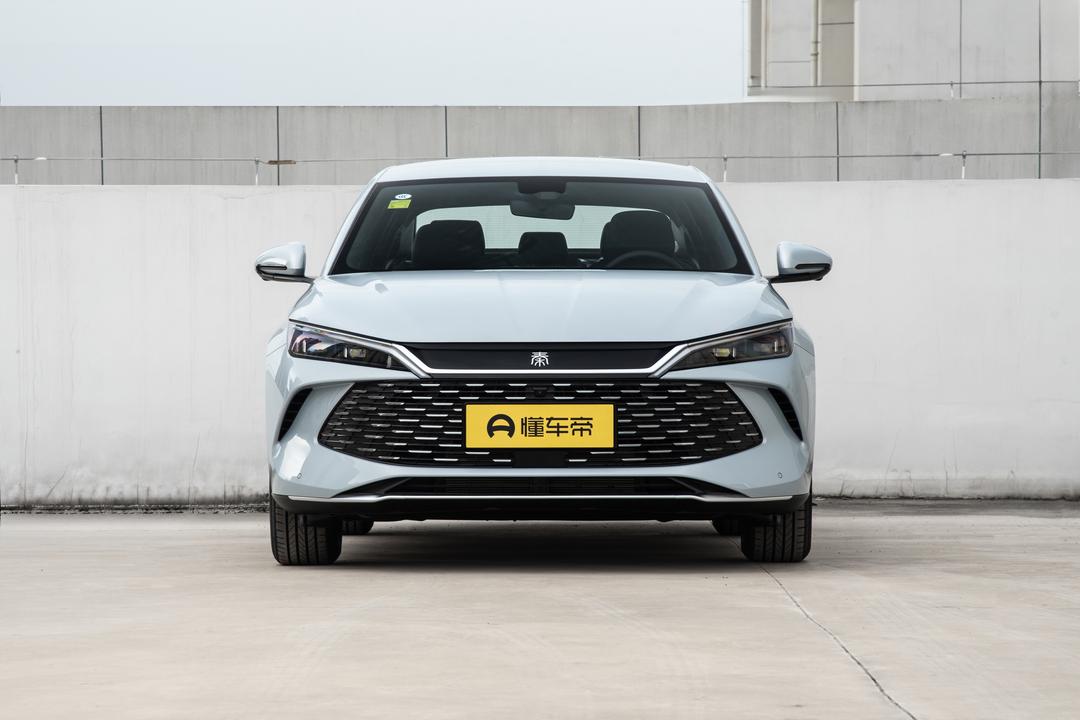 BYD Qin L DM 2026, фото 2