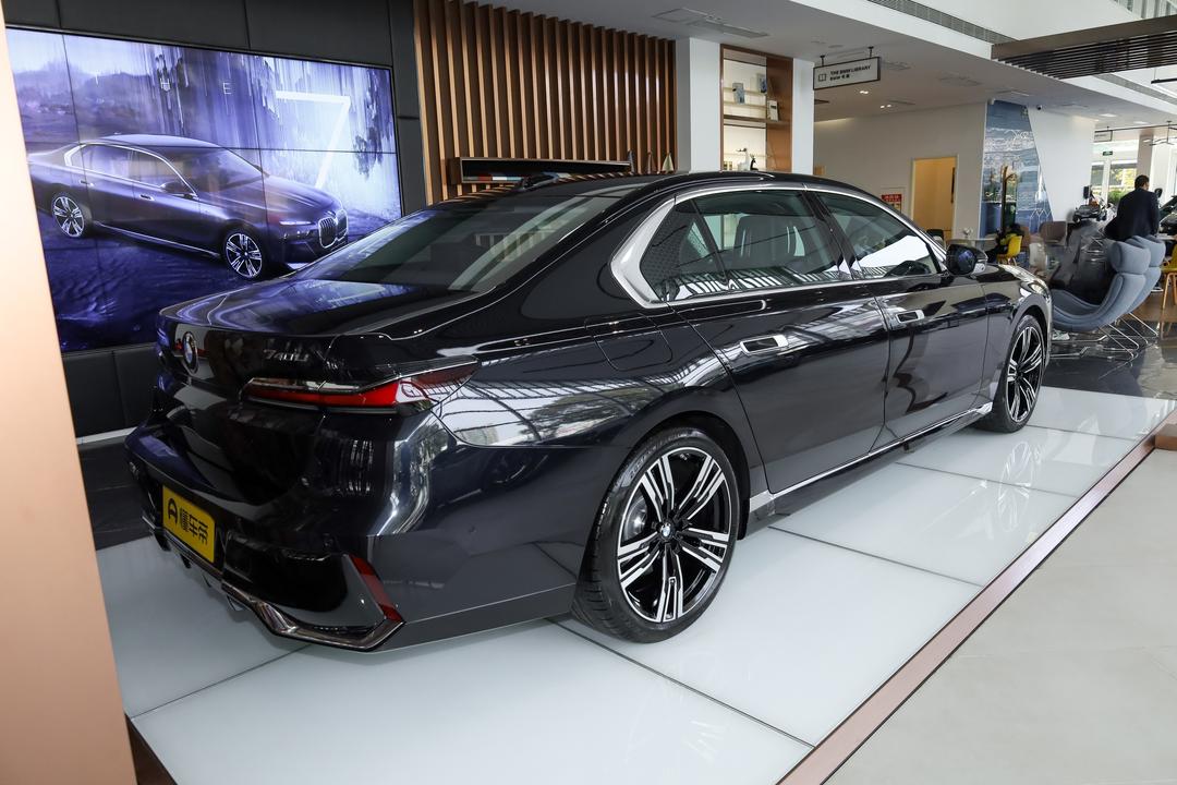 BMW 7-Series 2026, фото 5