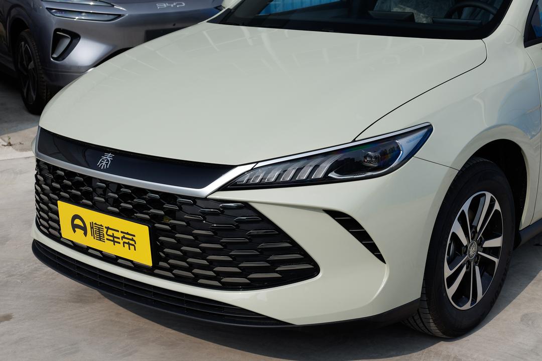 BYD Qin PLUS DM 2026, фото 9