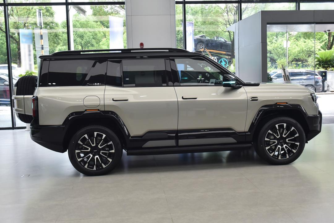 BYD Fangchengbao Leopard 8 2026, фото 8