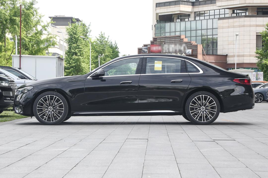 Mercedes-Benz E-Class 2026, фото 4