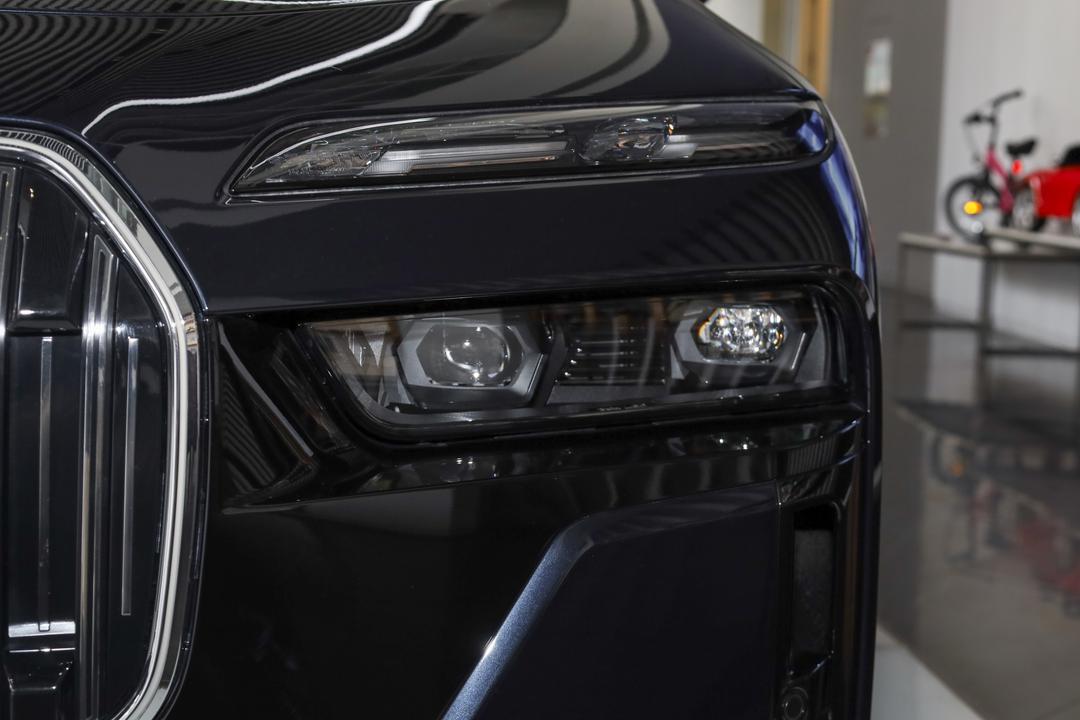 BMW 7-Series 2026, фото 9