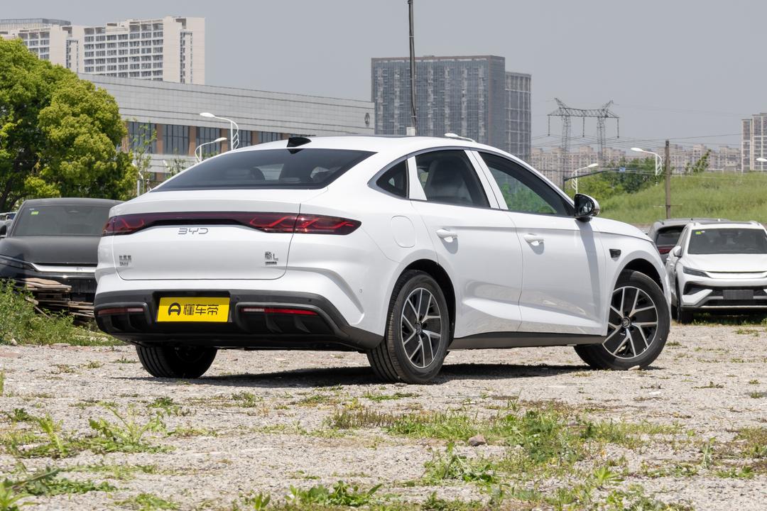 BYD Qin L DM 2026, фото 7