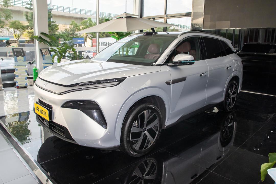 BYD Tang L DM 2026, фото 1