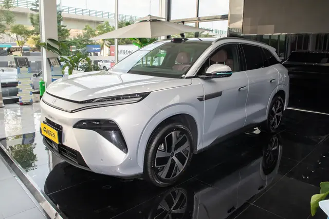 BYD Tang L DM 2026 — купить из Китая под заказ