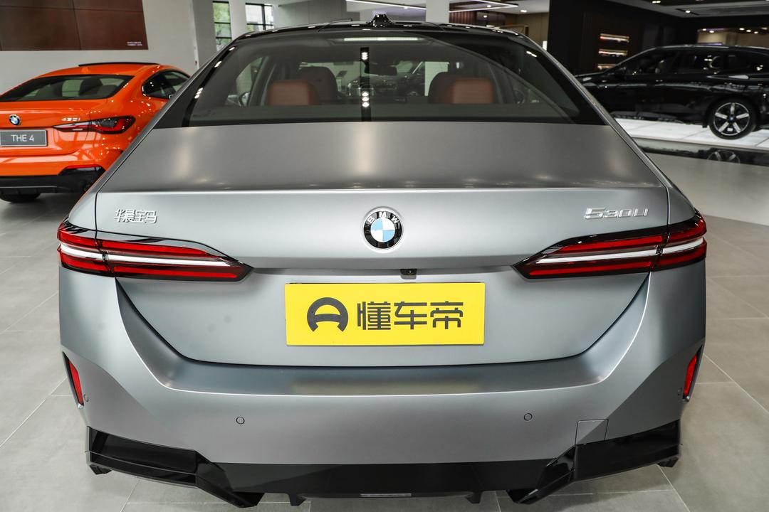 BMW 5 Series 2026, фото 5