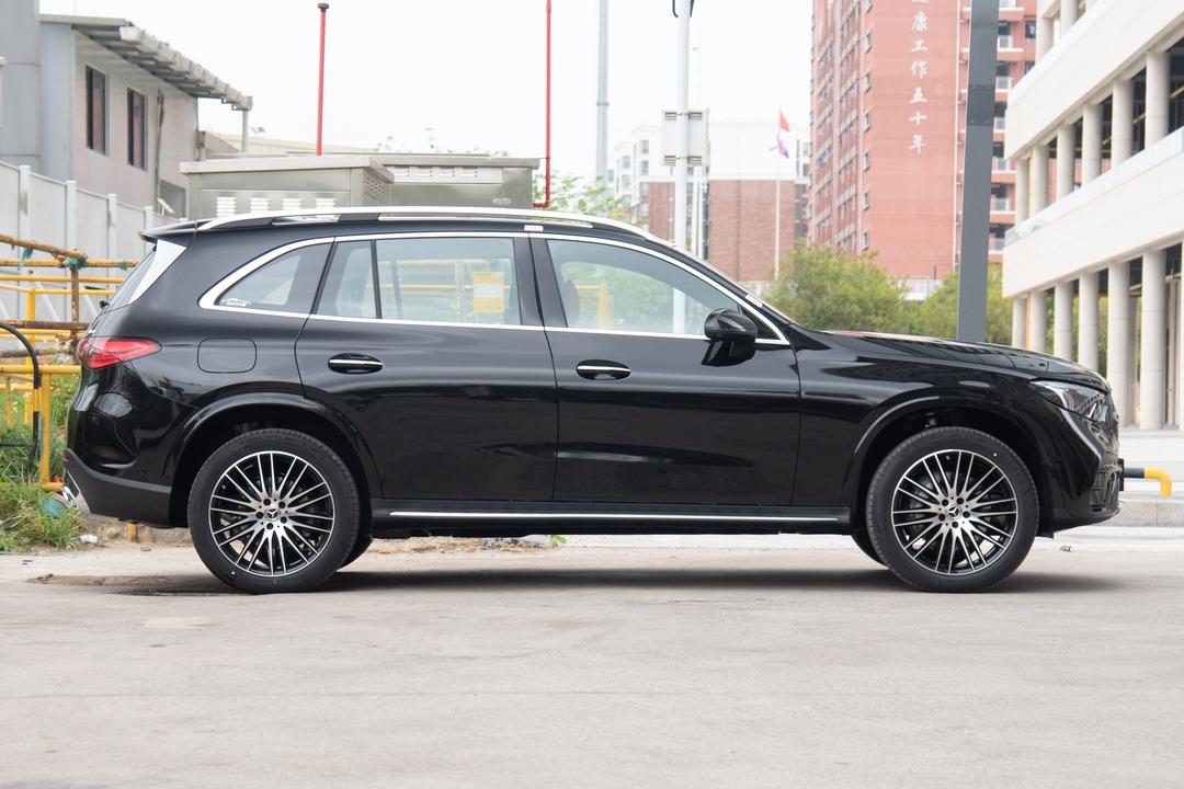 Mercedes-Benz GLC-Class 2026, фото 8