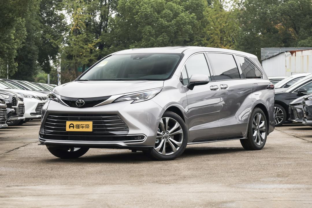 Toyota Sienna 2026, фото 1