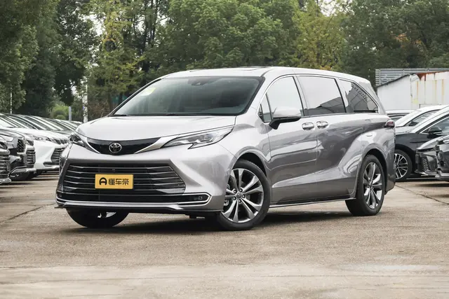 Toyota Sienna 2026 — купить из Китая под заказ
