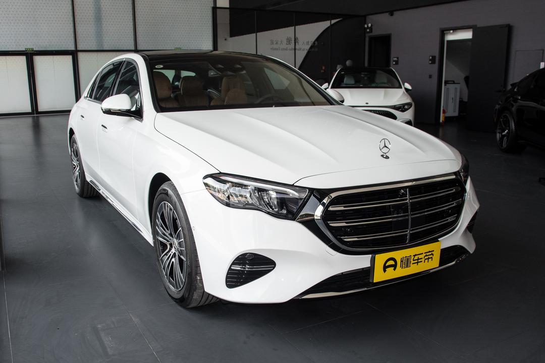 Mercedes-Benz E-Class 2026, фото 3