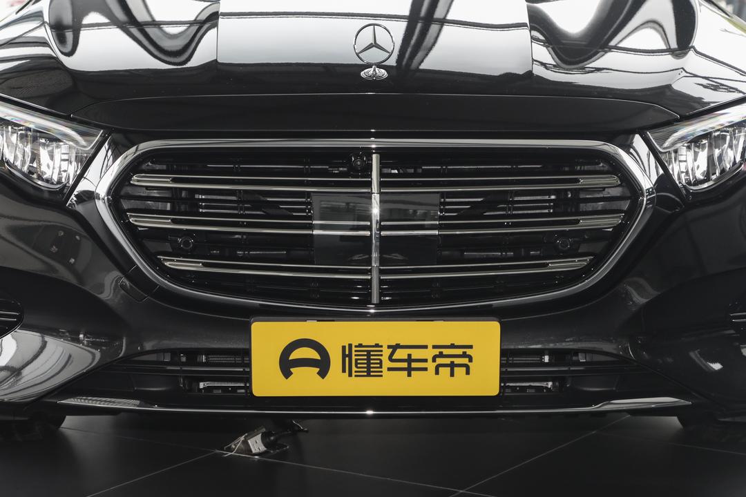 Mercedes-Benz E-Class 2026, фото 8