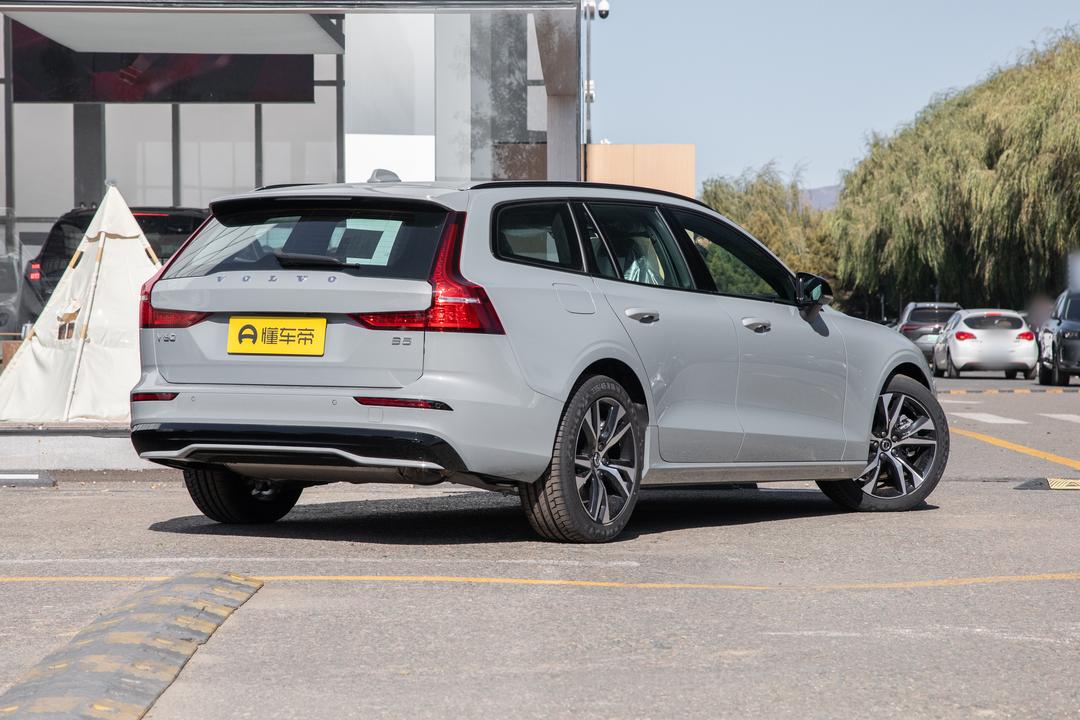 Volvo V60 2026, фото 7
