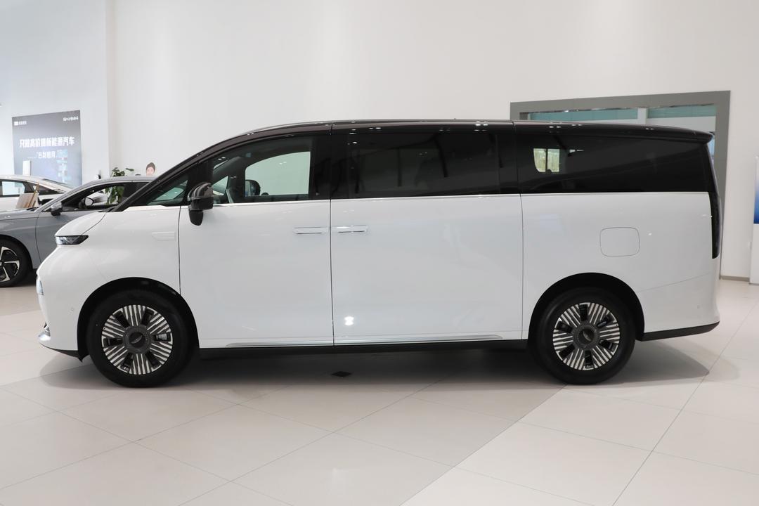 Geely Yizhen L380 2026, фото 4