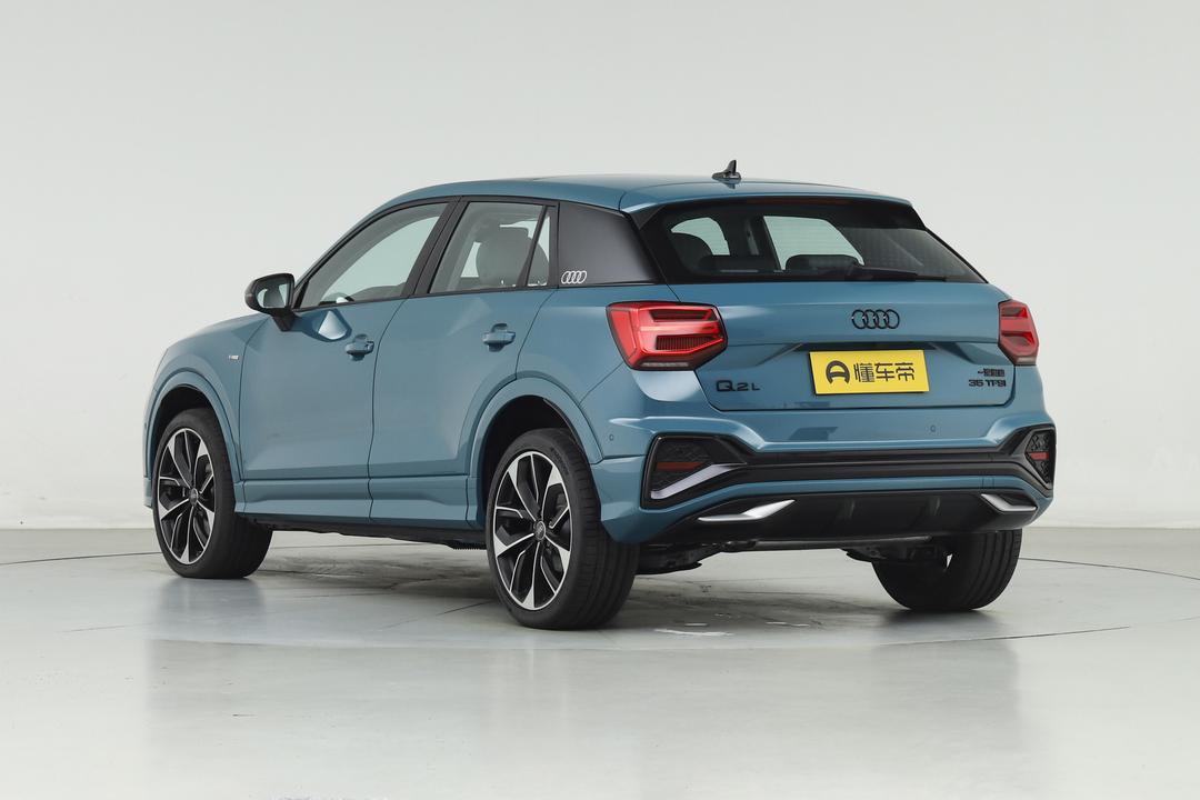 Audi Q2L 2026, фото 5