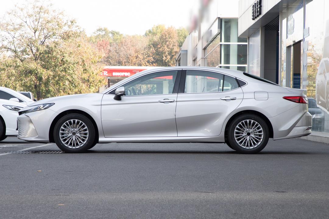 Toyota Camry 2026, фото 4