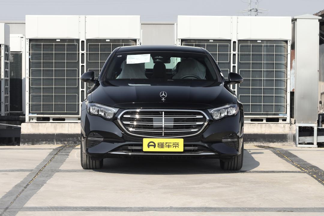 Mercedes-Benz E-Class 2026, фото 2