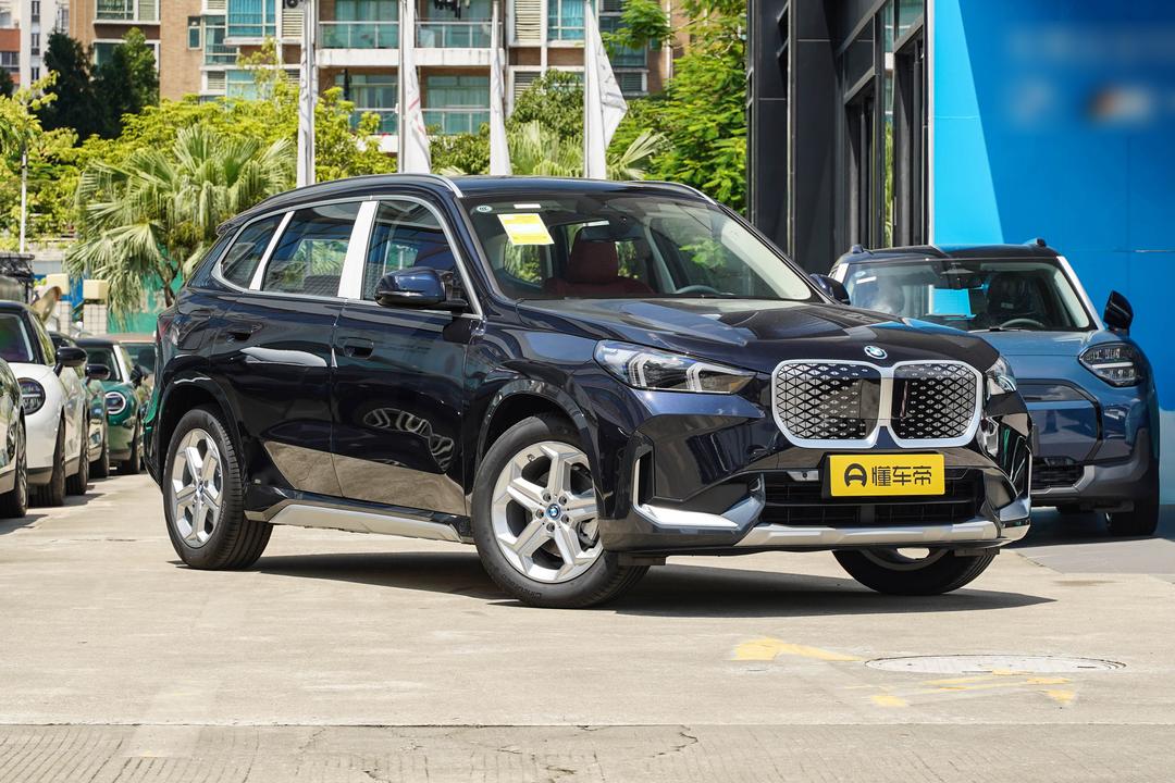 BMW iX1 2026, фото 3