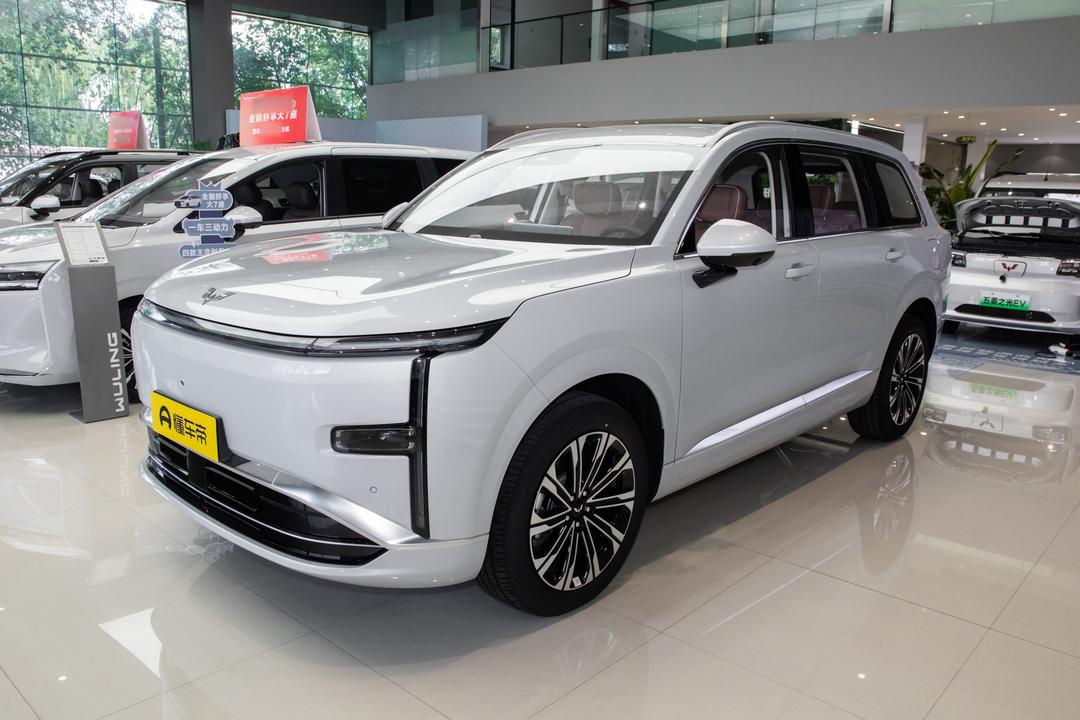 Wuling Xingguang L 2026, фото 1