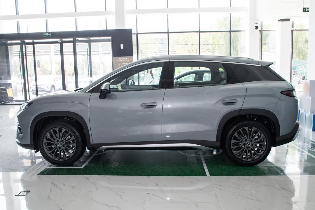 BYD Song Ultra EV 2026, фото 4