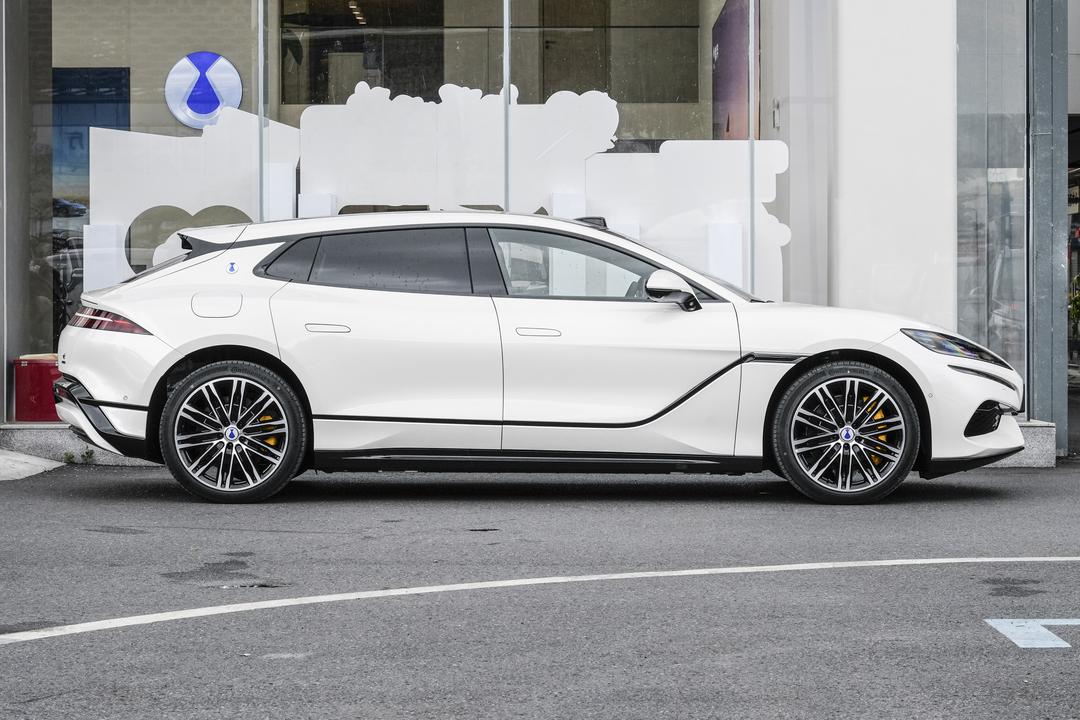 Denza Z9GT EV 2026, фото 8