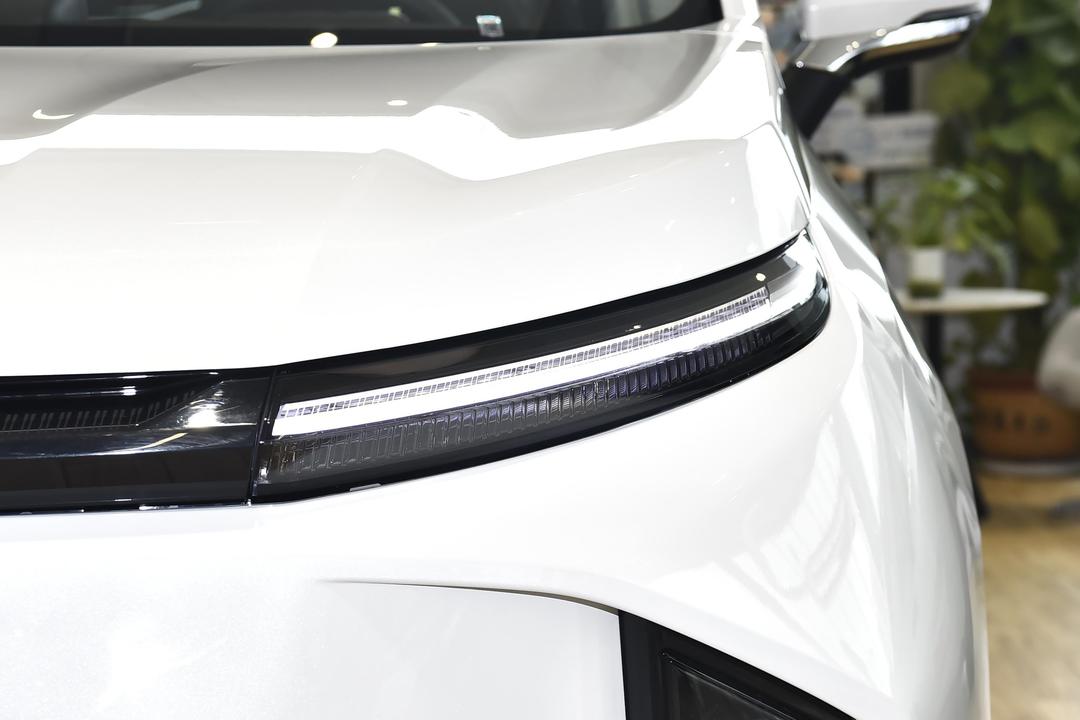 Maxus Mifa 9 EV 2026, фото 11