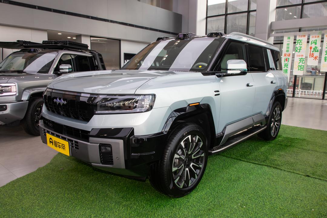 BYD Fangchengbao Leopard 8 2026, фото 1