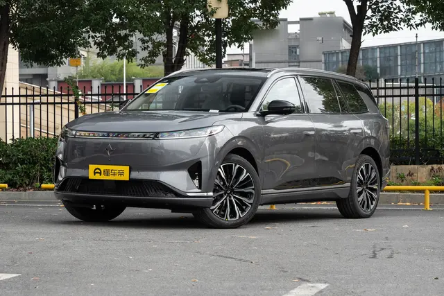 Dongfeng Yipai 008 2026 — купить из Китая под заказ
