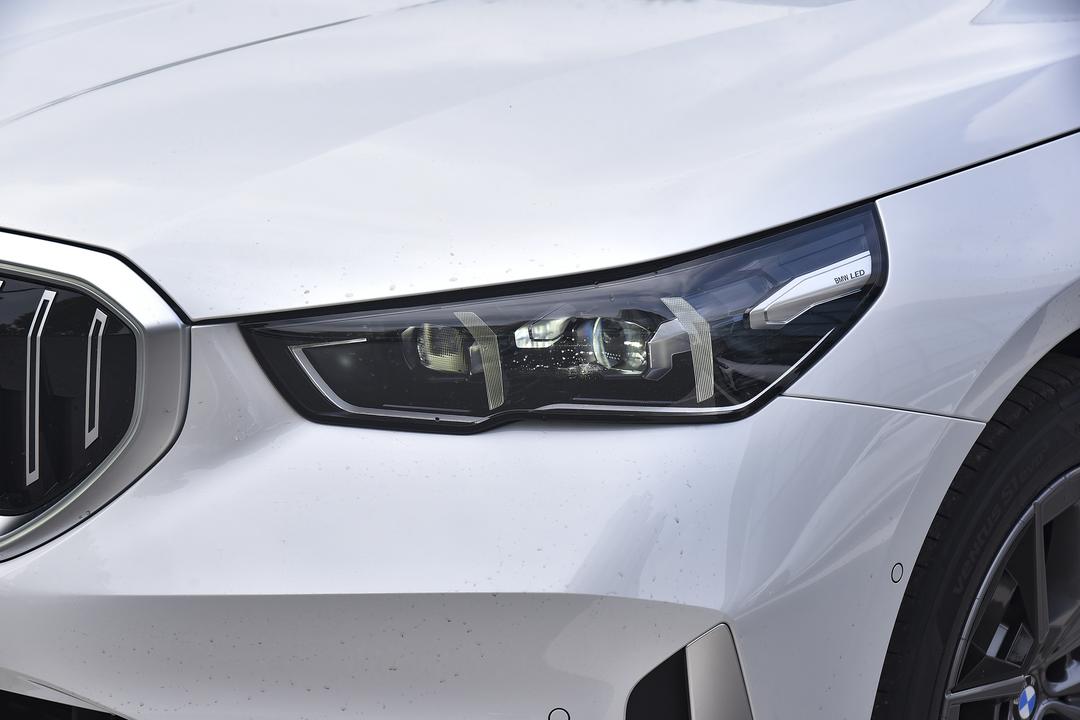 BMW 5 Series 2026, фото 14