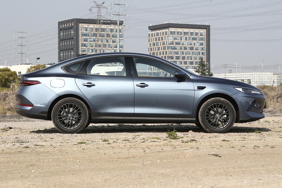 BYD Qin PLUS EV 2026, фото 8