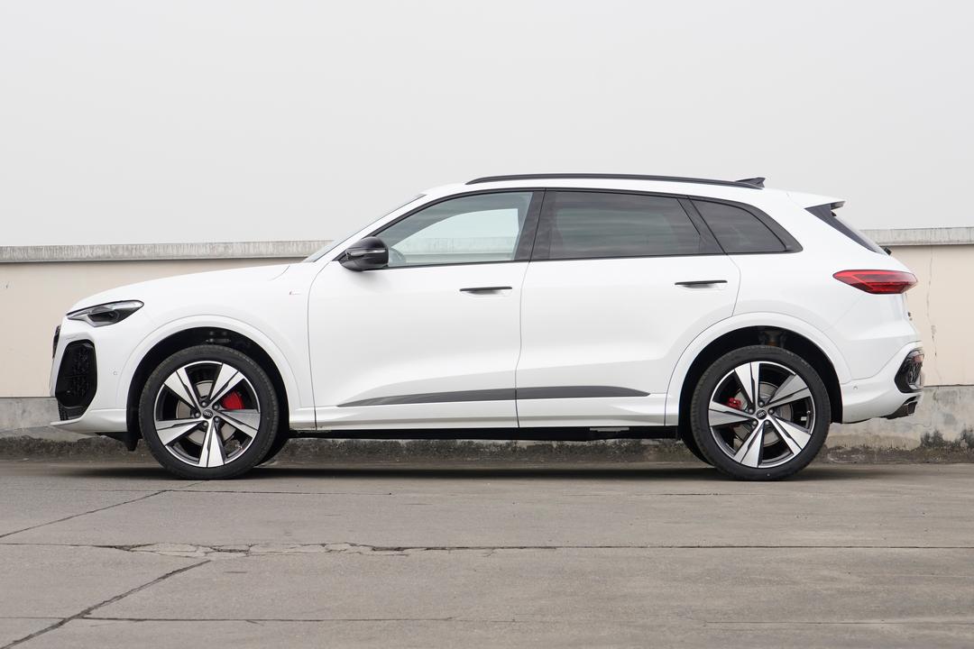 Audi Q5L 2026, фото 4