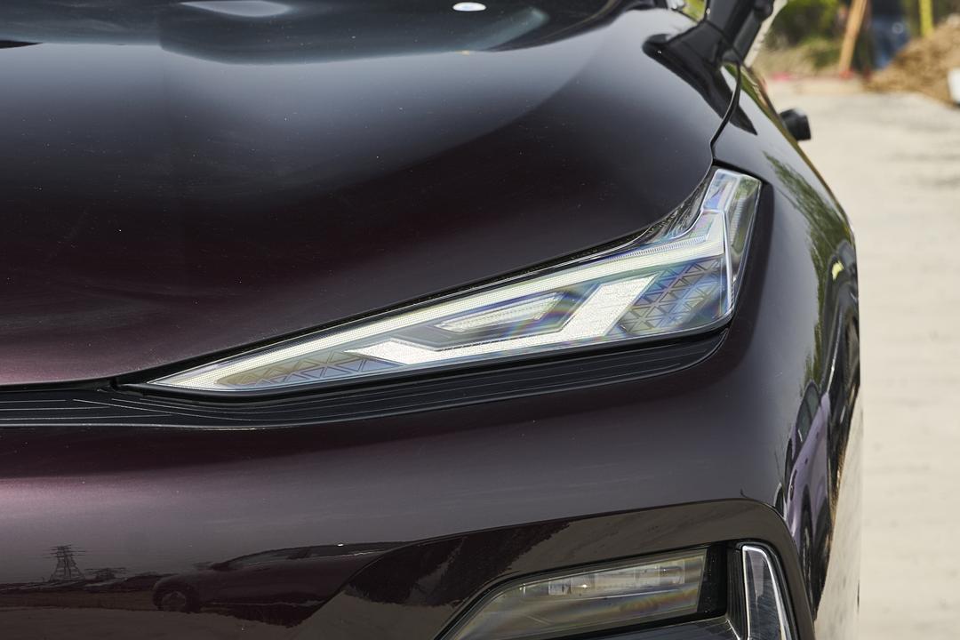 Geely Starlight 8 PHEV 2026, фото 12