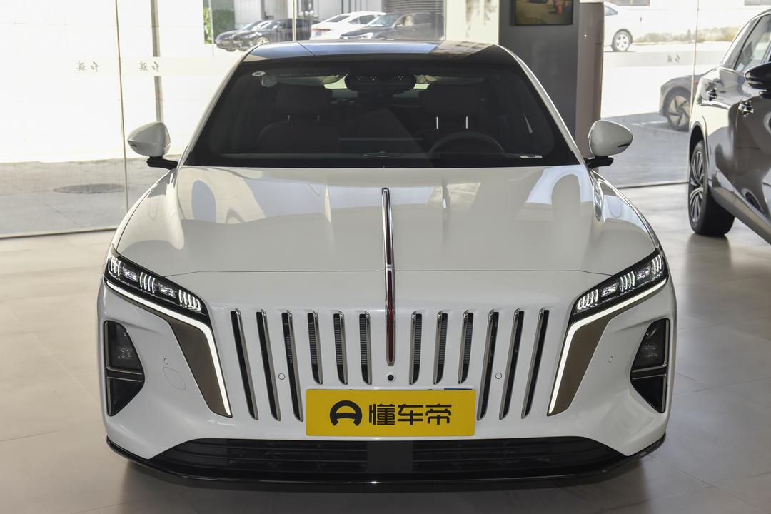 Hongqi H7 PHEV 2026, фото 12