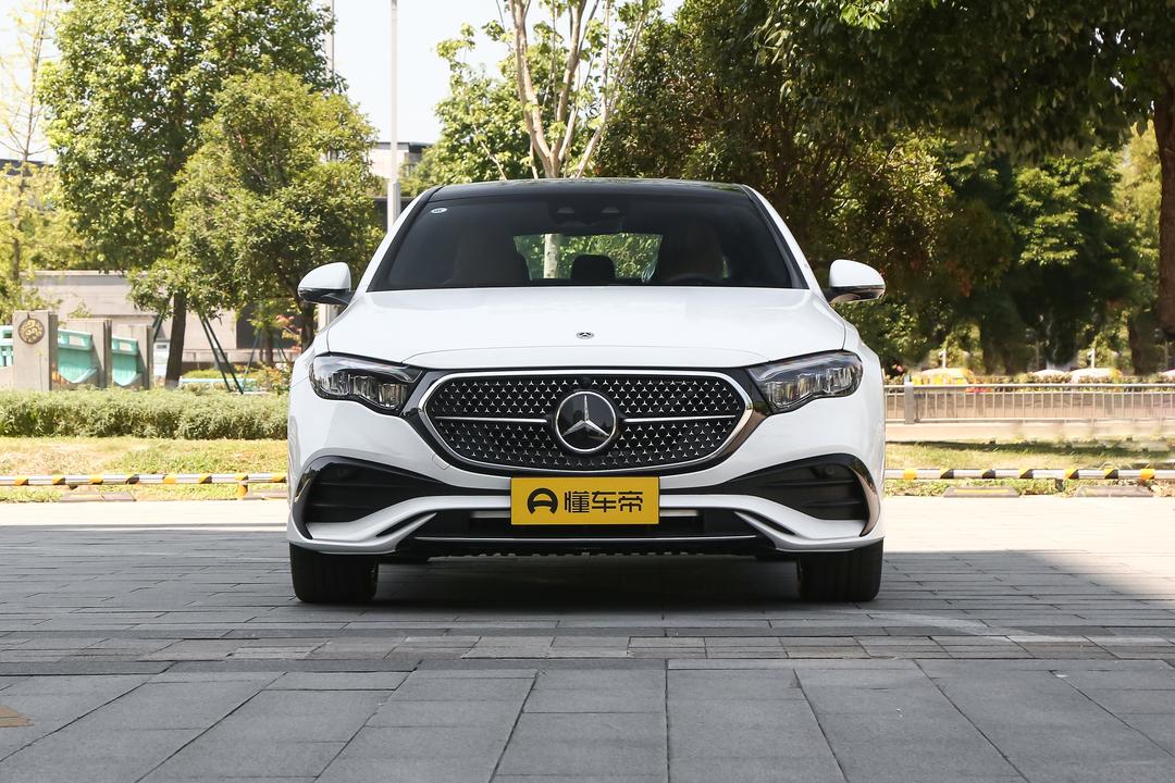 Mercedes-Benz E-Class 2026, фото 2