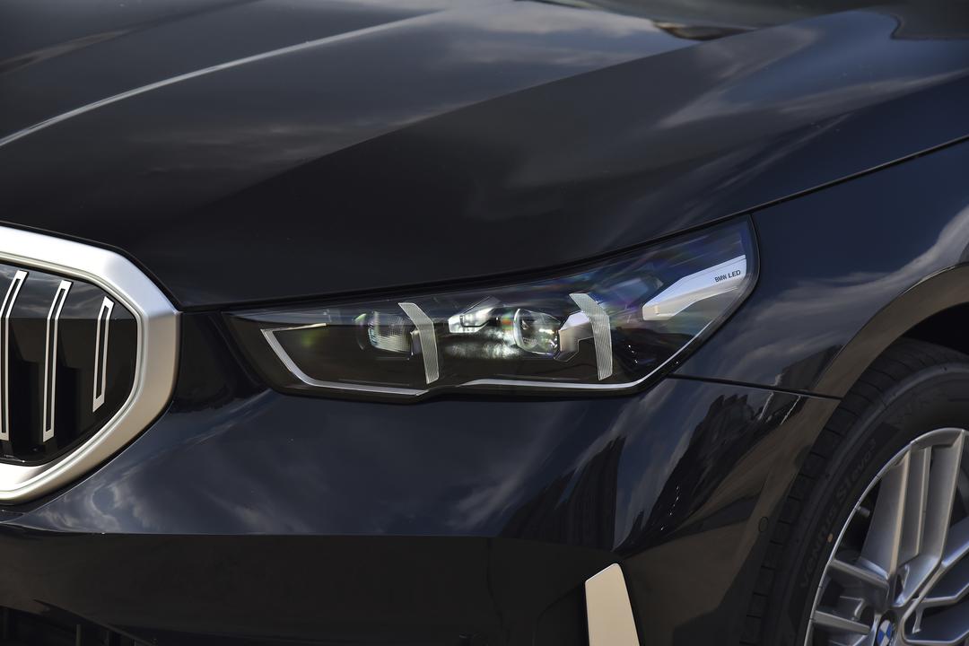 BMW 5 Series 2026, фото 14
