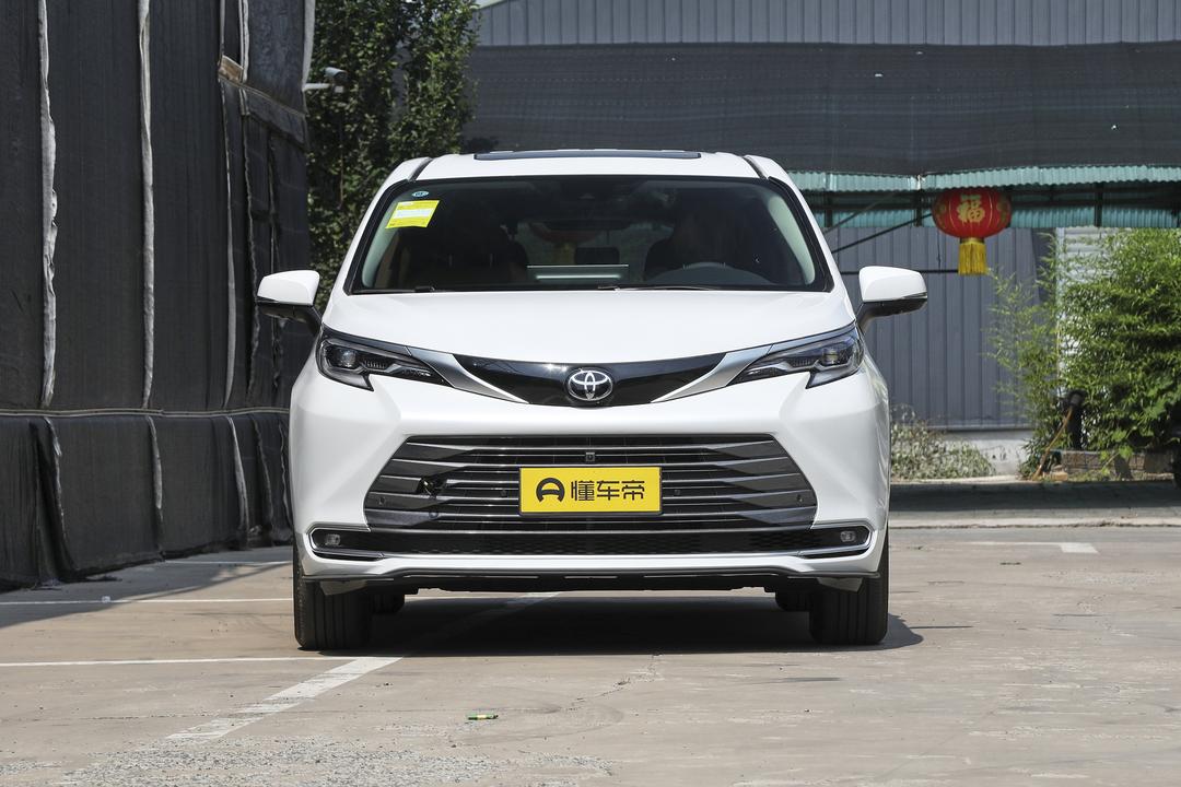 Toyota Sienna 2026, фото 2