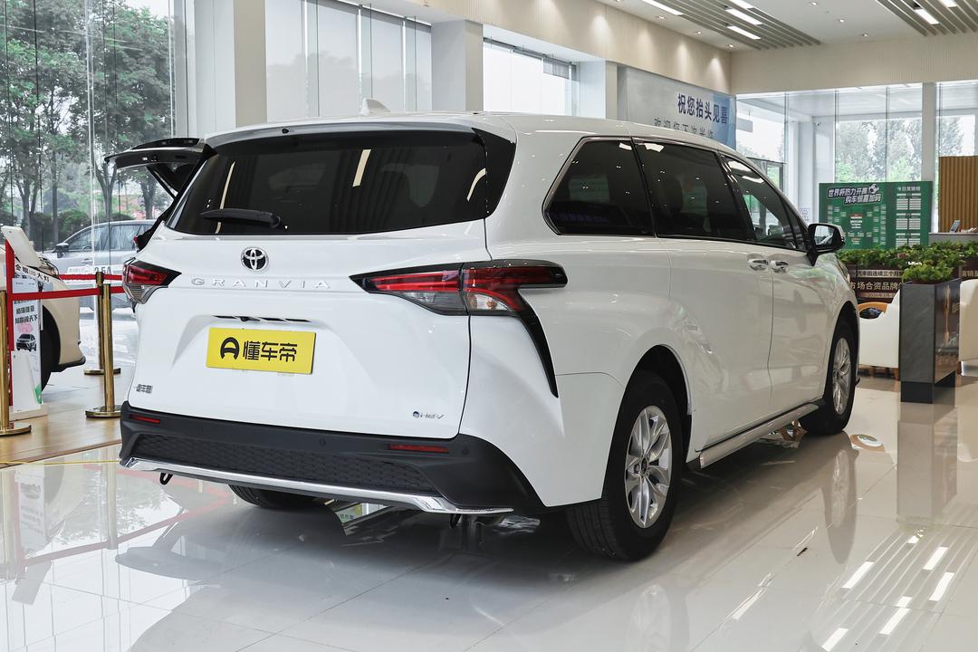 Toyota Granvia 2026, фото 7