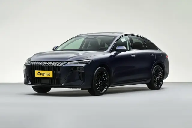 Roewe M7 DMH 2026 — купить из Китая под заказ
