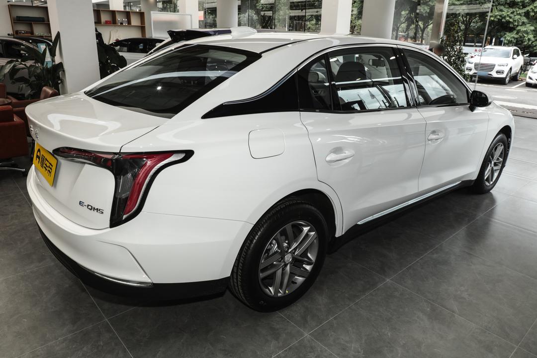 Hongqi E-QM5 2026, фото 8