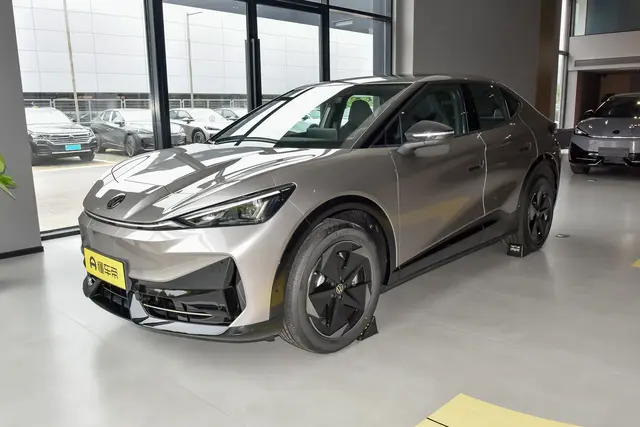Volkswagen ID. Unyx 06 2026 — купить из Китая под заказ