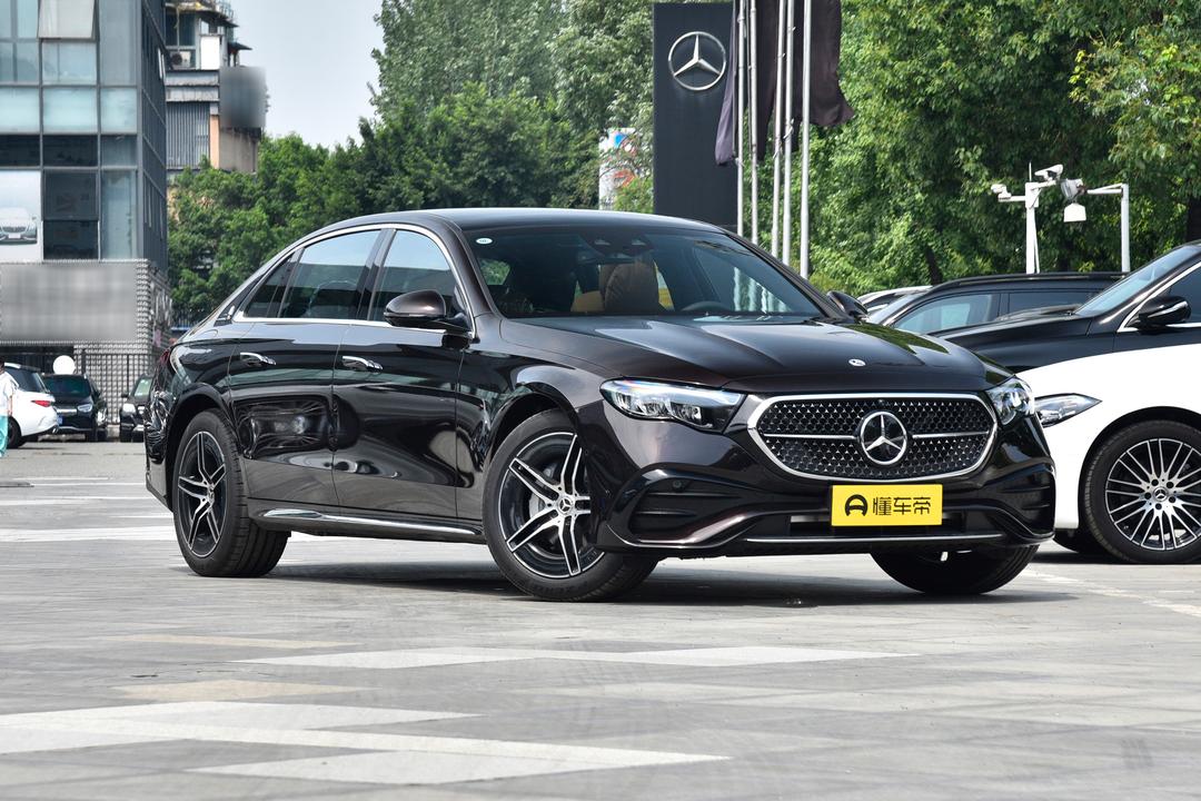 Mercedes-Benz E-Class 2026, фото 3