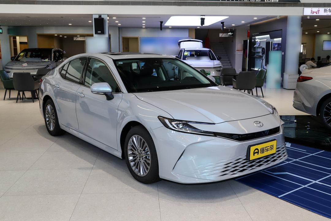 Toyota Camry 2026, фото 3