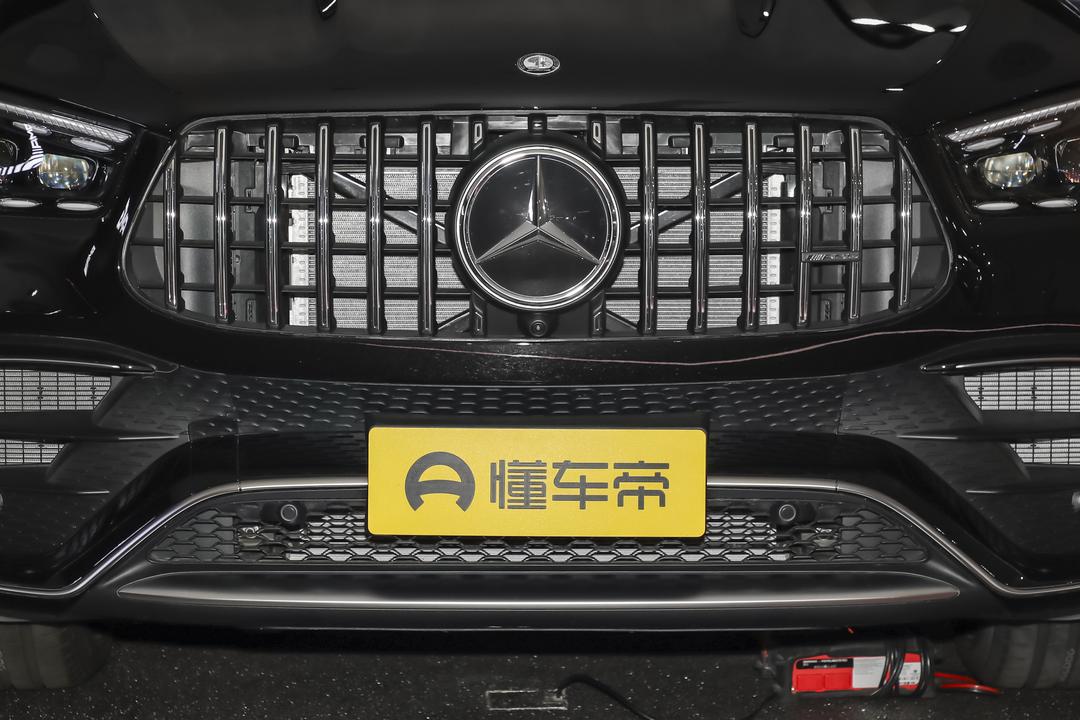 Mercedes-Benz GLE AMG 2026, фото 8