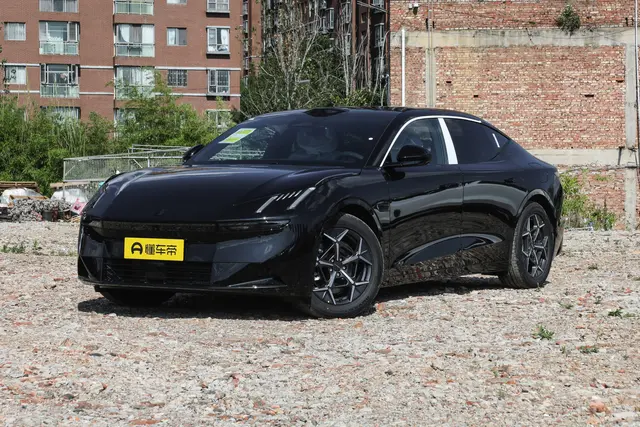 Lynk & Co 10 EM-P 2026 — купить из Китая под заказ
