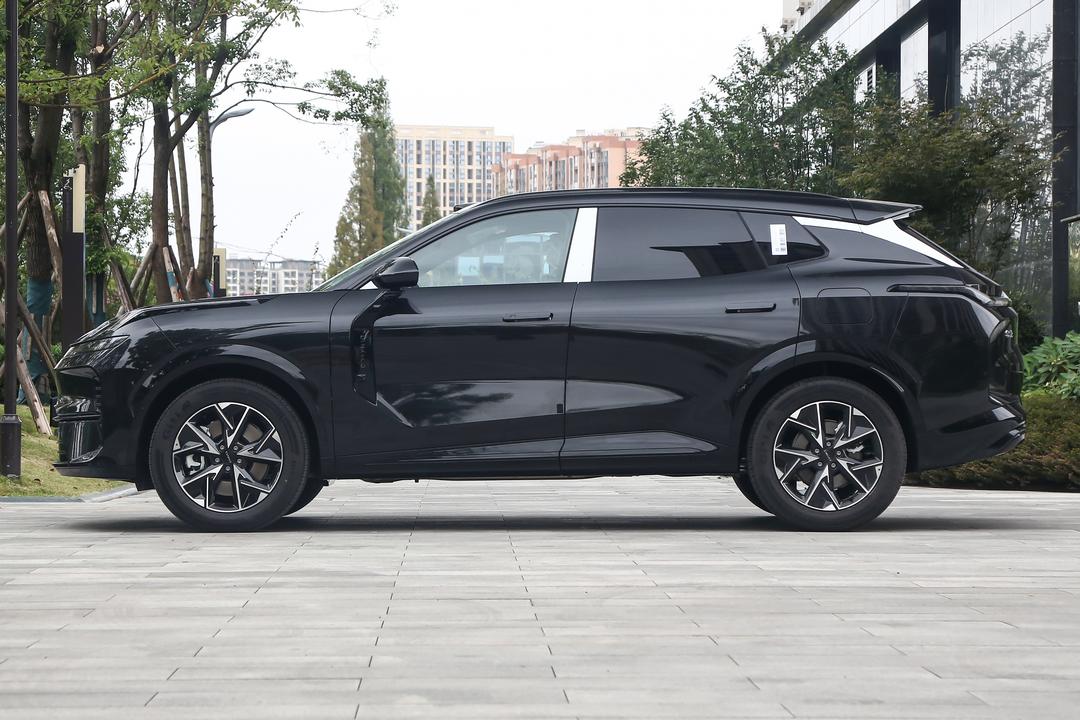 Lynk & Co 08 EM-P 2026, фото 4