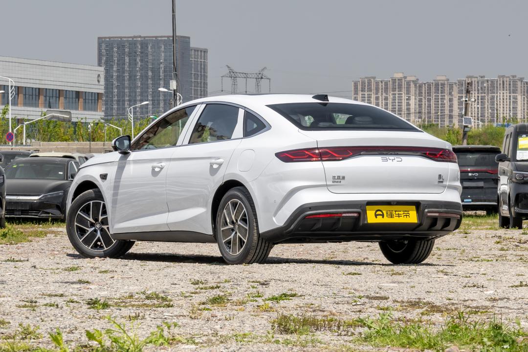 BYD Qin L DM 2026, фото 5