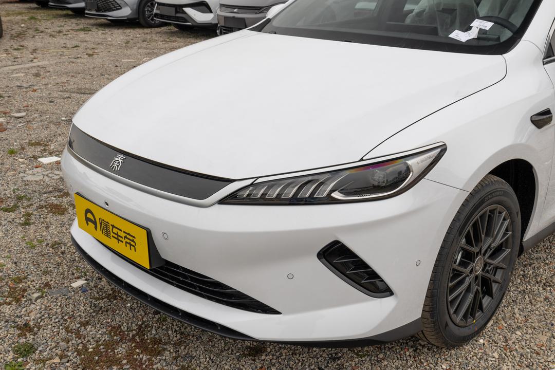 BYD Qin PLUS EV 2026, фото 9