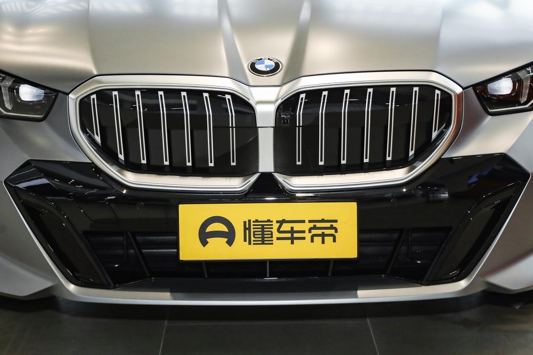 BMW 5 Series 2026, фото 9