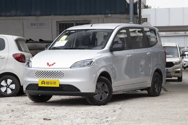 Wuling Hongguang EREV 2026 — купить из Китая под заказ