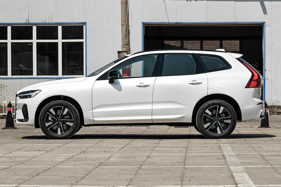 Volvo XC60 2026, фото 4